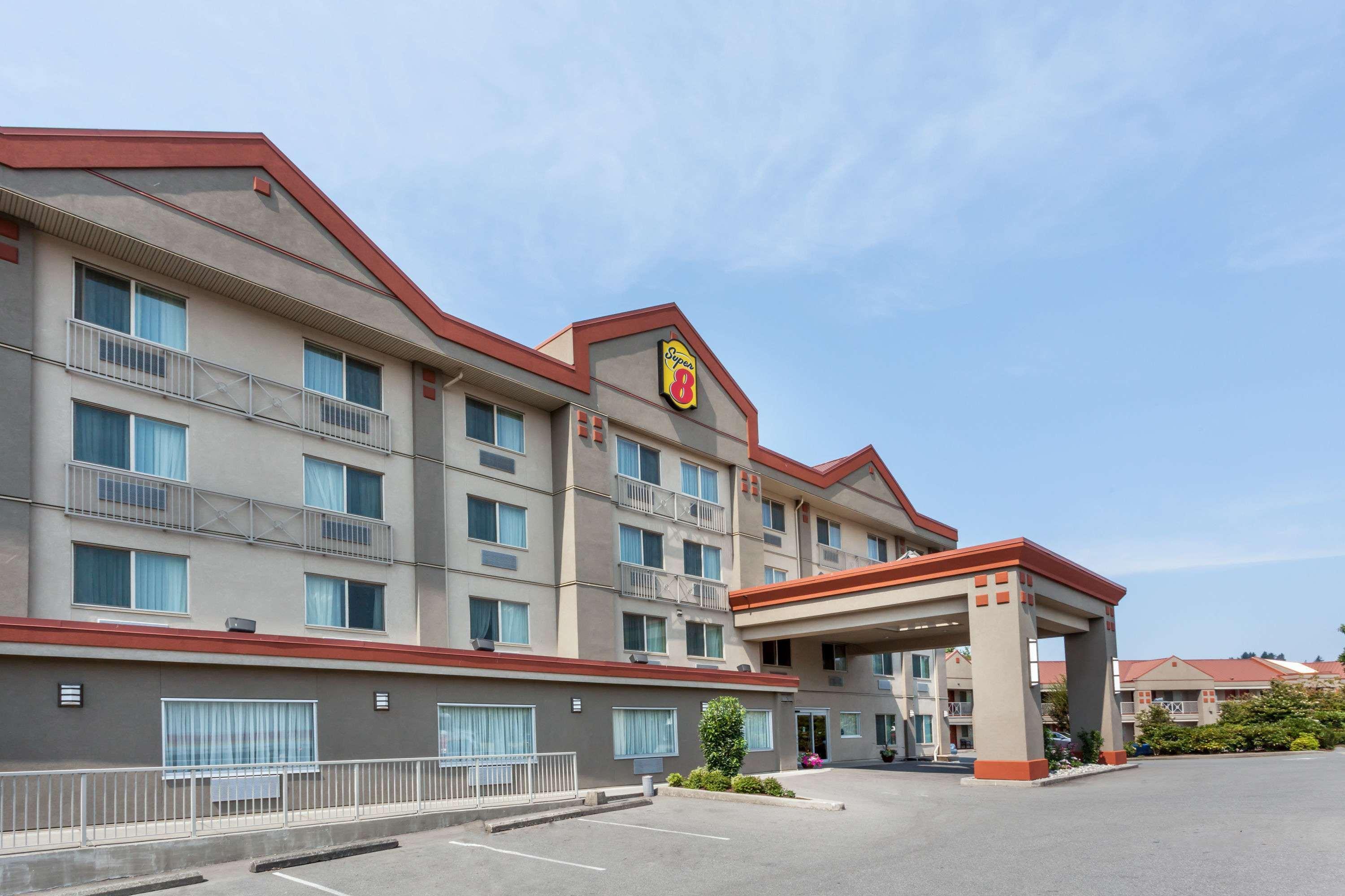 Отель Super 8 By Wyndham Abbotsford Bc Экстерьер фото